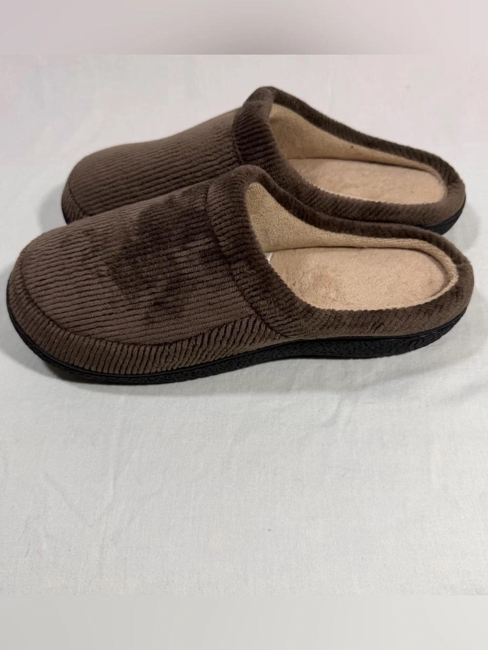 Isotoner Men's Brown Corduroy Slip-On Memory Foam House Slippers Size 8-9